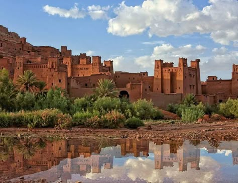 Egypt Landscape Photography, Matt Painting, Morocco House, Art Marocain, Rpg Map, Port City, Ancient Buildings, Virtual Art, Fantasy Art Landscapes