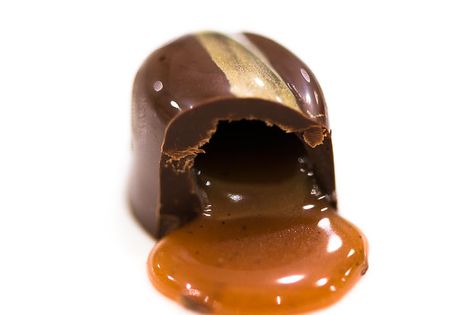 Sealed little vessels, fun surprises inside Chocolate Bar Filling Ideas, Bon Bon Filling Recipes, Bonbons Recipe, Alcohol Chocolate, Chocolate Bonbons Recipe, Bon Bons Recipe, Chocolate Bonbons, Christmas Truffles, Vanilla Caramel