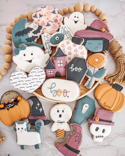 Halloween Sweet Treats, Cookie Corner, Sugar Cookie Designs, Vanilla Sugar, Pretty Cookies, Fancy Cookies, Cookie Inspiration, Halloween Cookies, Icing Cookies