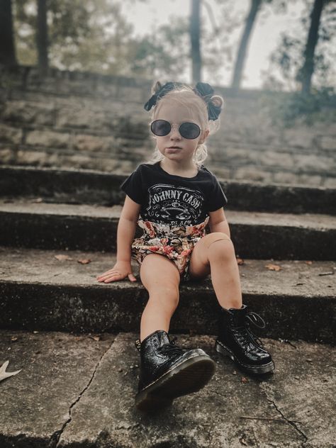 Girls outfit ideas. Band tee outfits for girls. Toddler Girl Outfit Ideas, Edgy Baby, Rocker Aesthetic, Rock N Roll Aesthetic, Girl Outfit Ideas, Rocker Outfit, Baby Rocker, Toddler Girl Outfit, Rock Outfits