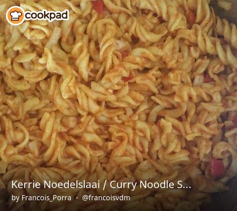 Kerrie Noedelslaai / Curry Noodle Salad Noodle Slaai, Curry Noodle Salad, Noodle Salad Recipes, Curry Noodles, Vegetarian Pasta, Noodle Salad, Salad Recipe, Tomato Sauce, Vegan Vegetarian