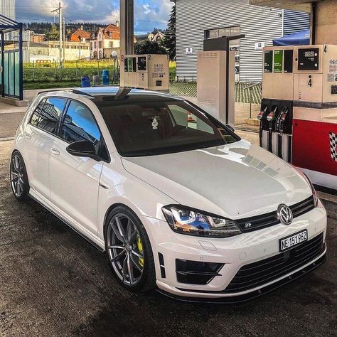 Golf Gti Sport, Gti Wheels, Bmw Golf, Electric Car Engine, Vw Golf R Mk7, Golf R Mk7, Polo Car, Volkswagen Polo Gti, Golf 7 R