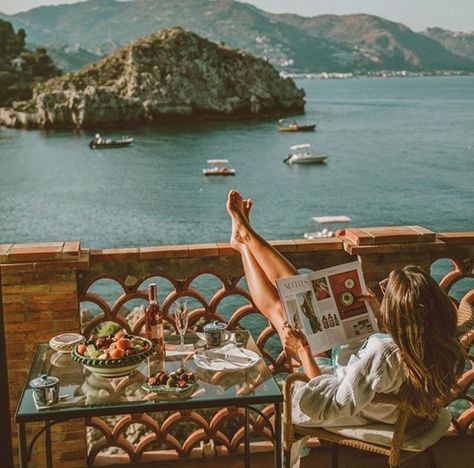 . Honeymoon Aesthetic, Greek Summer, Greek Tradition, French Summer, Sunday Mood, Mad Women, Paris Jackson, Italy Outfits, Italy Aesthetic