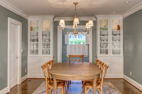 Corner Cabinets Dining Room, Corner Cabinet Dining Room, Classic Dining Room Design, Dining Room Built Ins, Dining Room Built In, Dining Room Corner, Dining Room Cabinet, Light Wood Cabinets, Dining Room Remodel