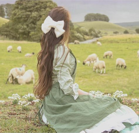 Ethereal Photography, Nature Photoshoot, Cottagecore Outfits, Princess Core, Creative Profile Picture, Fairy Fashion, Cottagecore Aesthetic, Farm Girl, Cute Poses