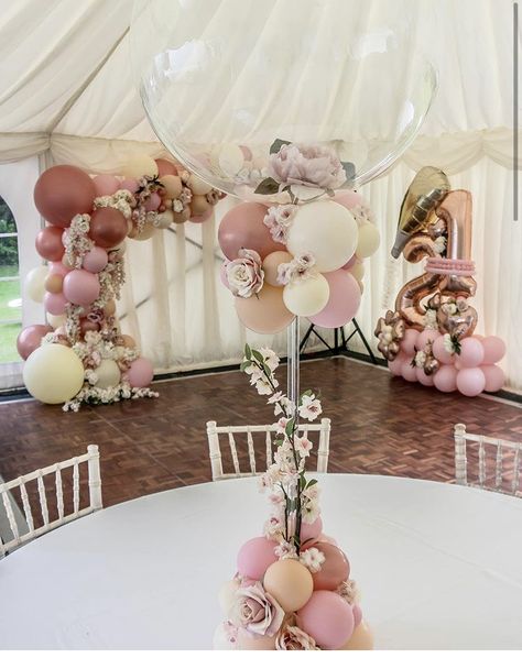 Boho Balloon Centerpiece, Balloon Centerpieces Baby Shower Girl, Floral Balloon Centerpiece, Balloon Centerpieces With Flowers, Butterfly Balloon Centerpiece, Boho Centerpieces Baby Shower Girl, Boho Baby Shower Centerpieces Girl, Communion Balloon Centerpieces, Balloon And Flower Centerpieces