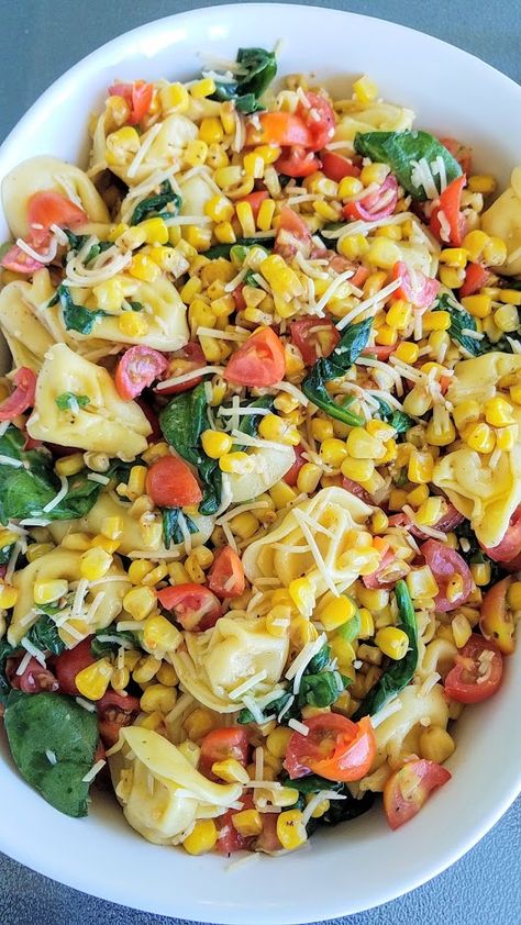 Tortalini Salad, Summer Tomato Recipe, Heirloom Tomato Recipes, Tomatoes Salad, Tomato Mozzarella Salad, Picnic Potluck, Pasta Salad With Tortellini, Tomato Salad Recipes, Chicken Tortellini