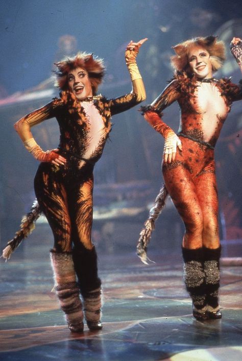 Bombalurina Cats, Cats The Musical Costume, Musical Theatre Costumes, Jellicle Cats, Broadway Costumes, A Night At The Opera, Cats Musical, Circus Performers, Theatre Life