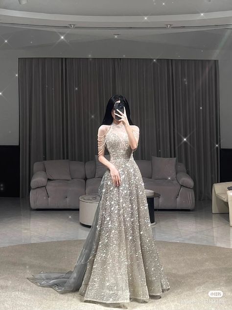 Korean Prom, Kpop Stage Outfits, Prom Night Dress, Starry Night Dress, Kpop Stage, Gowns Dresses Elegant, Gaun Fashion, Classy Prom Dresses, Elegant Dresses Classy