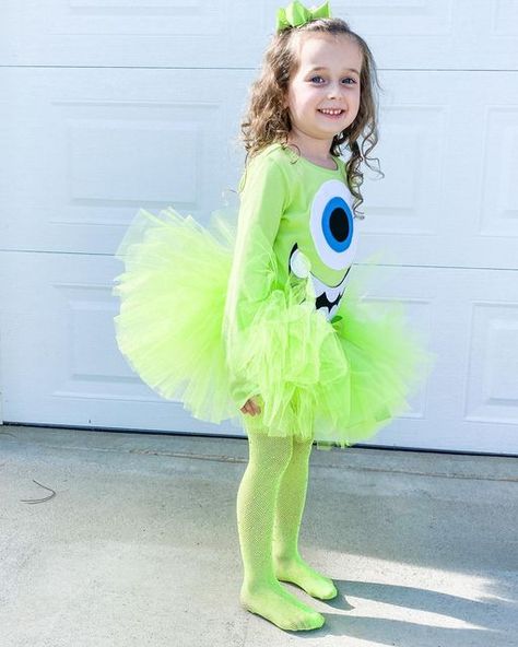 Diy Mike Wazowski Costume, Diy Disney Costume, Boo Monsters Inc Costume, Mike Wazowski Costume, Matching Family Halloween Costumes, Family Themed Halloween Costumes, Boo Party, Disney Costumes Diy, Cute Homecoming Proposals