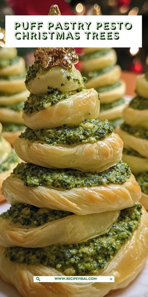 Flaky puff pastry, savory pesto, and a sprinkle of Parmesan create these delightful Christmas tree appetizers. A holiday hit in every bite! Diy Snack Ideas, Pesto Appetizers, Puff Pastry Christmas, Christmas Tree Baking, Pastry Christmas, Puff Pastry Recipes Savory, Festive Snacks, Savory Puff Pastry, Christmas Tree Food