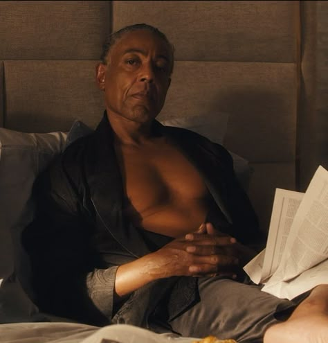 Breaking Bad Gustavo, Breaking Bad 2, Gustavo Fring, Giancarlo Esposito, Gus Fring, Orchestra Conductor, Breaking Back, Better Call Saul Breaking Bad, Saul Goodman