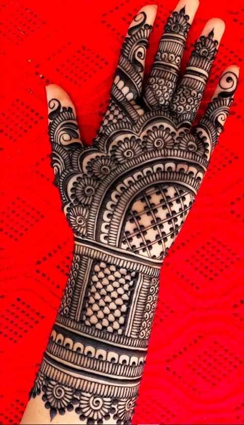 Henna Modern, Mehandhi Designs, Simple Arabic Mehndi, Front Mehndi Design, Leg Henna, Palm Mehndi Design, Simple Mehendi Designs, Simple Arabic Mehndi Designs, Tato Henna