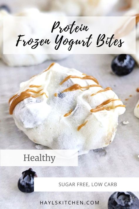 2 ingredient Protein Frozen Yogurt Bites for a quick, easy and customizable treat! A low sugar, fat free and Vegan friendly dessert perfect for summer. Protein Desserts Low Carb, Protein Frozen Yogurt, Greek Yogurt Bites, Greek Yogurt Dessert, Healthy Frozen Yogurt, Frozen Yogurt Bites, Frozen Greek Yogurt, Yogurt Dessert, Protein Yogurt