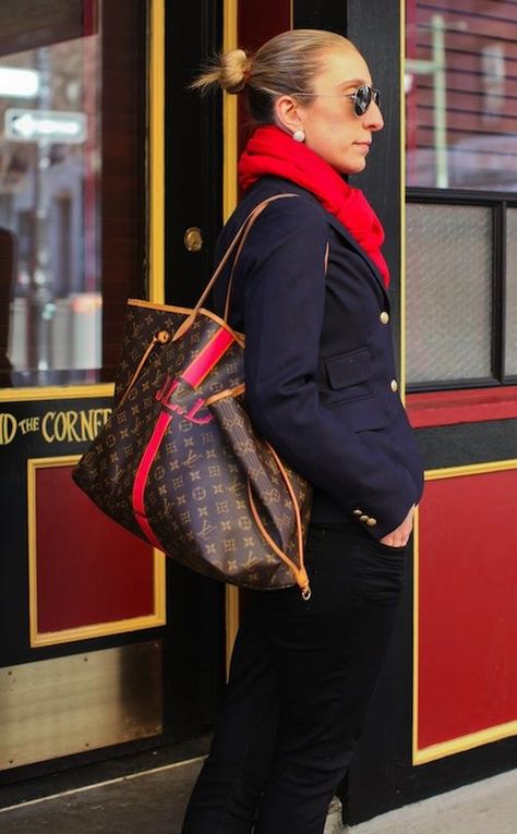 I love my neverfull, I wish it were monogrammed though. So chic Louis Vuitton Neverfull Gm Monogram, Neverfull Louis Vuitton, Louis Vuitton Handbags Neverfull, Louis Vuitton Taschen, Rockabilly Mode, Louis Vuitton Online, Lv Neverfull, Louis Vuitton Neverfull Gm, Neverfull Gm