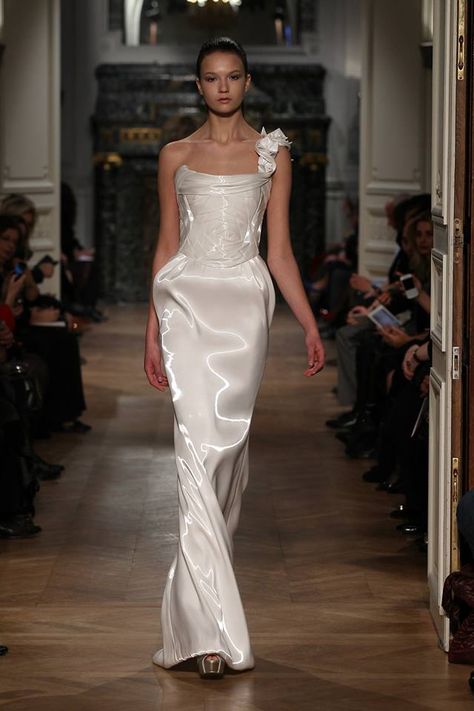 #Tony #Ward #Fashion #couture White Dress Runway, Tony Ward Couture, Dress Runway, 2014 Couture, Haute Couture Paris, Wedding Inspirasi, Tony Ward, 2016 Trends, Stunning Gowns