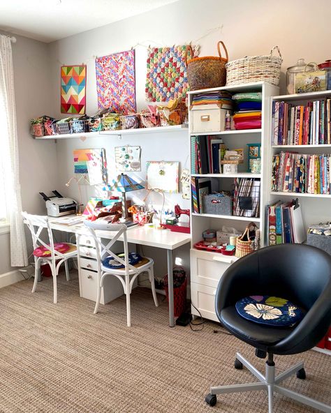 Planning Your Quilting Room Quilting Room Layout, Quilting Room Ideas, Quilting Rooms, Sewing Studios, Repurposed Kitchen, Craft Spaces, Quilt Studio, Crazy Quilt Blocks, Quilting Room