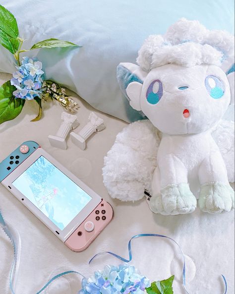 Alolan Vulpix Wallpaper, Pokemon Plushies Aesthetic, Alolan Vulpix Art, Alolan Vulpix Pokemon, Plushie Aesthetic, Vulpix Pokemon, Pink Pokemon, Pokemon Aesthetic, Kawaii Pokemon