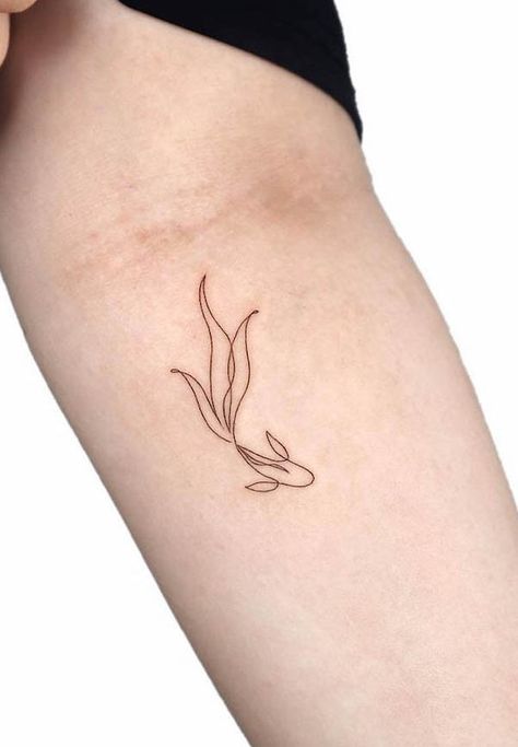 Koi Fish Sister Tattoo, Japanese Tattoos Aesthetic, Koi Tattoo Minimalist, Fun Simple Tattoos, Fish Tattoos Women, One Koi Fish Tattoo, Kou Fish Tattoo, Fish Line Tattoo, Fish Rib Tattoo