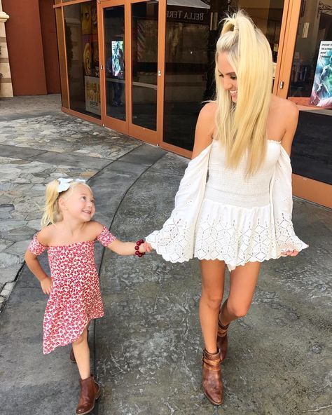 806beafe154032a5b818e97b4420ad98desc52956202ri Savannah Labrant, Sav Labrant, Sav And Cole, Mommy Daughter Photos, Cute Family Pictures, Savannah Rose, Cole And Savannah, Mommy Daughter Outfits, Mommy Daughter