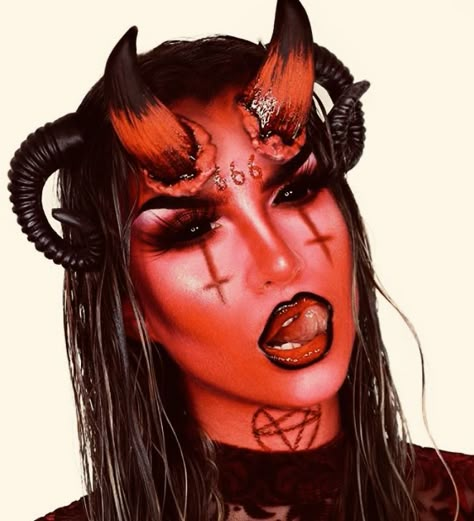 Devil Makeup Halloween, Demon Halloween Costume, Demon Makeup, Halloween Makeup Clown, Demon Costume, Devil Makeup, Abby Roberts, Horror Make-up, Devil Halloween