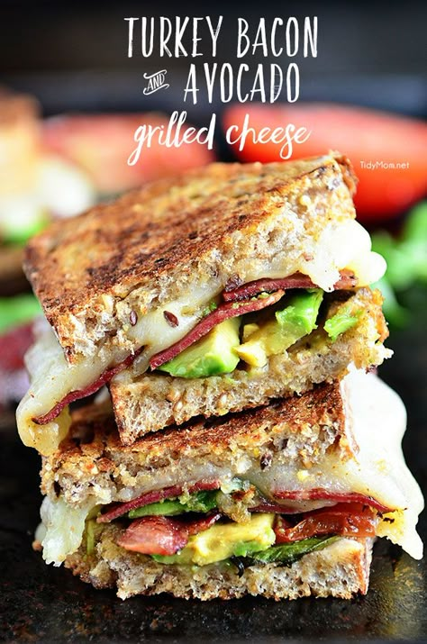 Avocado Grilled Cheese, Sandwich Vegetarian, Jarlsberg, Bacon Avocado, Grilled Cheese Recipes, Brunch Buffet, Turkey Bacon, Cheese Sandwich, Grilled Cheese Sandwich