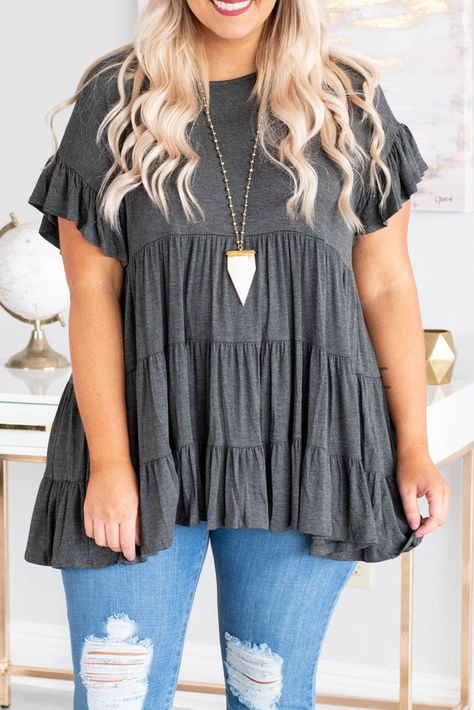 Plus Size Summer Tops, Look Plus Size, Plus Size Blouse, Ruffles Fashion, Pleated Mini Dress, Short Sleeve Tunic, Plus Size Summer, Ruffle Shorts, Tunic Shirt