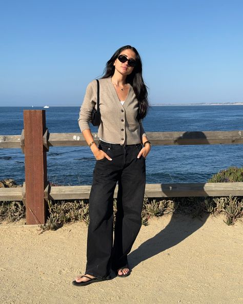 File this outfit under: early fall days in California 🍂📁 Long Beach Outfit, 90s California Fashion, Gergana Ivanova, California Outfits, Fall Days, California Style, Early Fall, Autumn Day, Long Beach