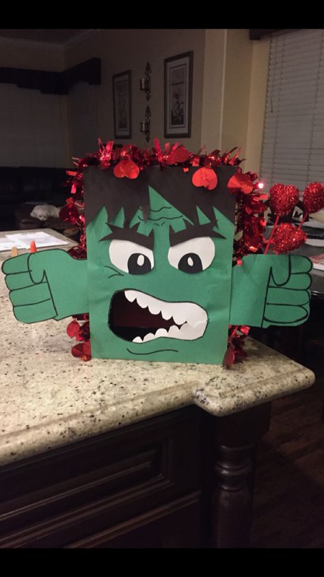 Hulk Valentine Box Ideas, Super Hero Valentine Box Ideas, Spidey Valentine Box Ideas, Hulk Valentines Boxes, Homemade Valentine Boxes, Valentine's Goodies, Marvel Valentines, Valentines Card Holder, Valentine Boxes For School