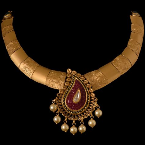 Vummidi Bangaru Jewellers Vummidi Bangaru Jewellers, Self Work, Antique Necklace Gold, Saree Party, Necklace Fancy, Wedding Jewelry Sets Bridal Jewellery, Temple Jewelry Necklace, Neck Pieces Jewelry, Delicate Gold Necklace