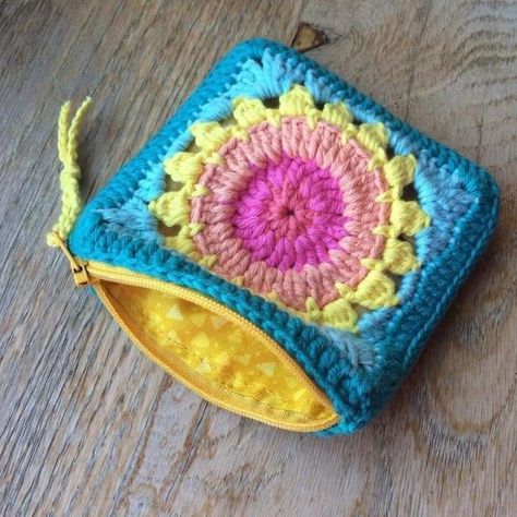 Coin Purse Crochet Pattern, Sac Granny Square, Simple Projects, Practical Kitchen, Crochet Bag Pattern Free, Crochet Pouch, Booties Crochet, Crochet Handbags Patterns, Crochet Purse Patterns