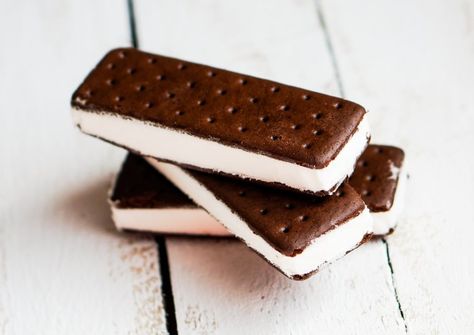 Ice Cream Sandwich Recipe, Homemade Ice Cream Sandwiches, Paleo Ice Cream, Sugar Free Ice Cream, Ice Cream Sandwiches Recipe, Vegan Ice Cream Recipe, Chocolate Wafer Cookies, Salted Caramel Ice Cream, Neapolitan Ice Cream