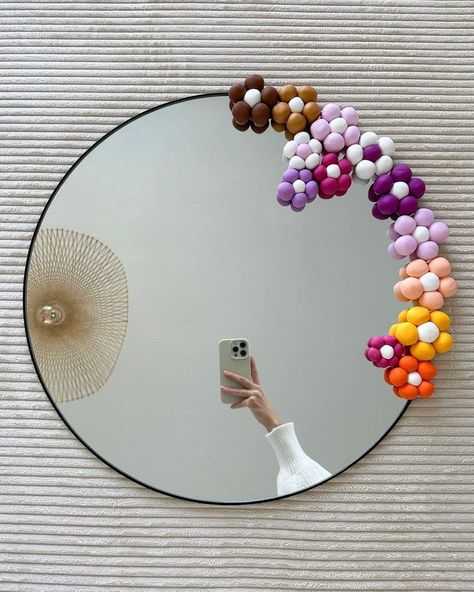 Do you spend much time in front of the mirror? If your answer is yes, you need to have a different mirror. It is the one that made by yourself with beautiful design. So, the mirror is not only reflected your body overall but also gives aesthetic value for your room. Here are some inspirations of DIY mirror for you. ig @inesaki__ #diymirrorideas #mirrors Diy Mirrors, Spiegel Diy, Mirror With Flowers, Colorful Room Decor, Mirror Ceiling, Mirror Frame Diy, Flower Mirror, Mirror Crafts, Handmade Mirrors