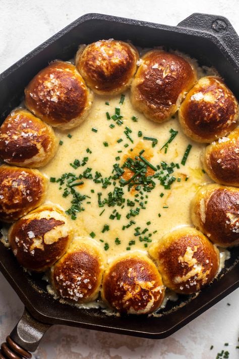 Pumpkin Beer Cheese Pretzels - Soft Pretzels with Beer Cheese Cheese For Pretzels, Cheese Pretzels, Pretzel Cheese, Pretzel Rolls, Pumpkin Beer, Beer Cheese Dip, Soft Pretzel, Pretzel Dip, Pretzels Recipe