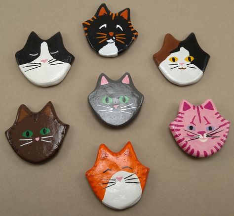 Diy Cat Magnets, Cat Clay Magnet, Magnet Projects, Clay Fridge, Handmade Magnets, Magnets Diy, Cat Magnet, Cat Magnets, Magnet Diy