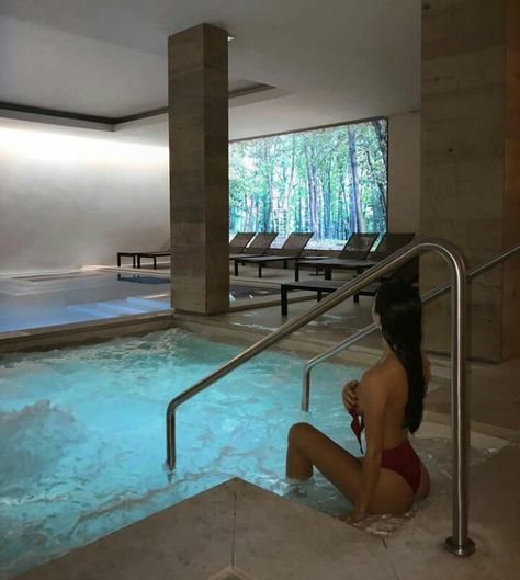 Spa Picture Ideas Instagram, Welness Photoshoot Ideas, Indoor Pool Photoshoot Ideas, Indoor Pool Picture Ideas Instagram, Indoor Pool Photoshoot, Spa Pictures Instagram, Sauna Photo Shoot, Spa Photoshoot Ideas, Spa Pics