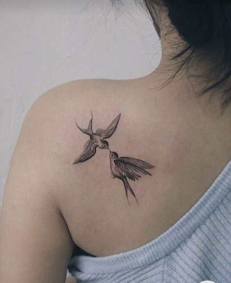 Hunger Games Tattoo, Bird Tattoos For Women, Tato Minimal, Gaming Tattoo, Hummingbird Tattoo, Bird Tattoo, Discreet Tattoos, Dainty Tattoos, Feminine Tattoos