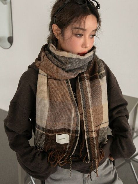 Big Scarf Outfit, Academia Outfits Aesthetic, Plaid Scarf Outfit, Scarf Aesthetic, Scarf Outfit Winter, Dark Academia Outfits, Dark Academia Outfit, Academia Outfits, Dark Academia Fashion