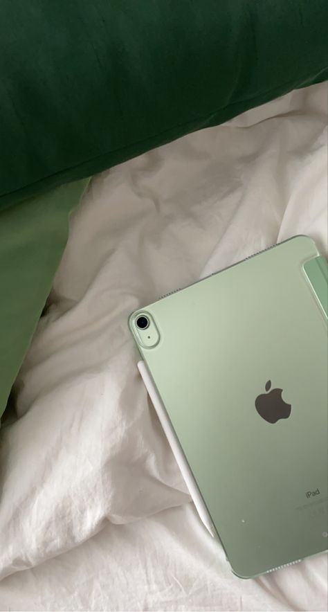 Ipad Air 4 Green, Ipad Air 4 Aesthetic, Green Ipad, Fun Apps, Mint Green Aesthetic, Ipad Air 4, Pretty Phone Cases, Studying Inspo, Study Inspiration