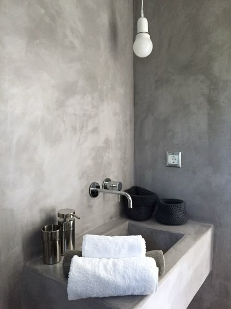 Cement Interior, Minimal Bathroom Design, Cement Bathroom, Minimal Bathroom, Concrete Interiors, Concrete Bathroom, Wall Texture Design, Bathroom Design Inspiration, Bathroom Inspiration Decor