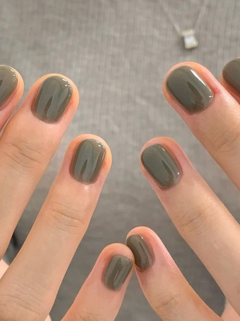 winter Korean nails: olive green jelly nails Nail Color Ideas Winter, Winter Nail Color Ideas, Korean Nail Designs, Winter Nail Color, Winter Nail Colors, Olive Nails, Korean Nail, Korean Nail Art, Punk Nails