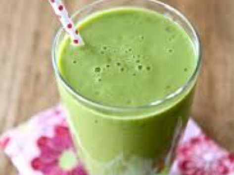 Mango Pineapple Green Smoothie Mango Pineapple Smoothie Recipe, Pineapple Green Smoothie, Pineapple Yogurt, Pineapple Smoothie Recipes, Mango Pineapple Smoothie, Fresh Fruit Smoothies, Smoothie Recipes With Yogurt, Smoothie Easy, Fruit Smoothie Recipes Healthy