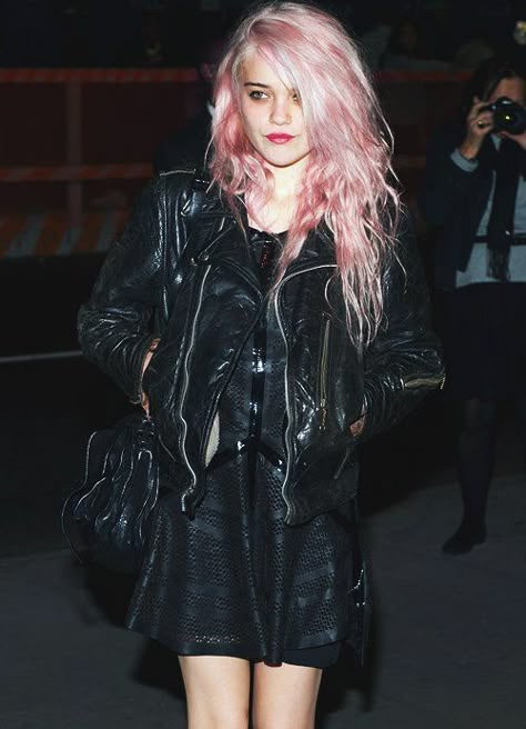 Sky Ferreira Style, The Rum Diary, Soft Grunge Hair, Sky Ferreira, Pink Grunge, 2014 Tumblr, Indie Sleaze, Band T Shirts, Grunge Hair