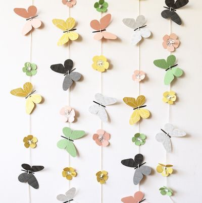 new spring designs in the webshop Butterfly Centerpieces, Forest Birthday Party, Butterfly Garland, Spring Designs, Fairy Garden Birthday Party, Deco Champetre, Garden Party Birthday, Butterflies Flowers, Garden Birthday