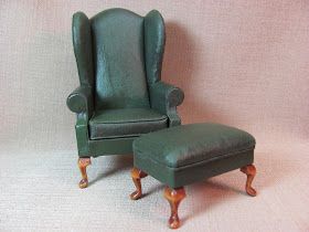 Dollhouse Miniature Furniture - Tutorials | 1 inch minis: October 2010 Doll Furniture Tutorial, Leather Wing Chair, Haunted Dollhouse, Dollhouse Miniature Tutorials, Miniature Dollhouse Furniture, Tutorial Ideas, Miniature Diy, Miniatures Tutorials, Diy Dollhouse Furniture