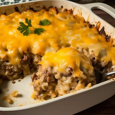 Delectable ground beef and rice casserole Cheesy Beef And Rice, Ground Beef And Rice Casserole, Beef And Rice Casserole, Ground Beef And Rice, Beef Casseroles, Beef Kidney, Hamburger Casserole, One Skillet Meals, Italian Spices