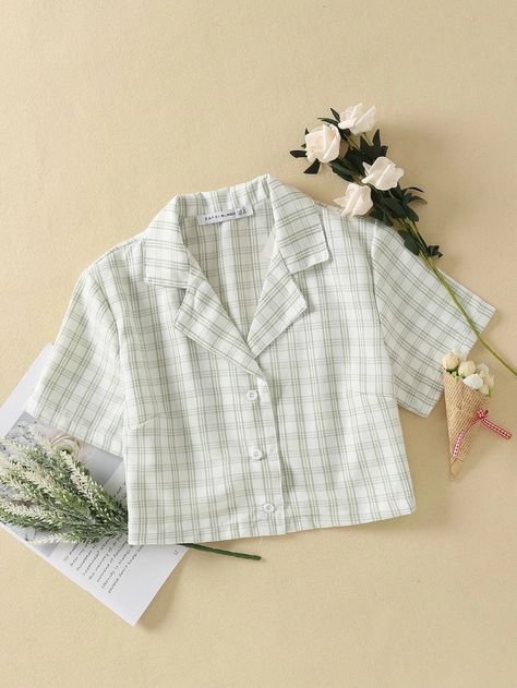 Plaid Lapel Collar Crop Blouse | SHEIN USA Flat Lay Photography Fashion, Flatlay Ideas, Clothes Photography, Creation Couture, Clothing Photography, Flat Lays, Selling Clothes, Women Blouses, Dressy Tops