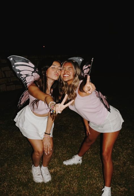 butterfly big little sorority alpha chi omega Butterfly Big Little Reveal, Butterfly Halloween Costume Women, Unique Big Little Reveal Themes, Big Little Themes, Butterfly Halloween Costume, Halloween Costumes College Girls, Halloween Costumes For 3, Classy Halloween Costumes, Big Little Shirts