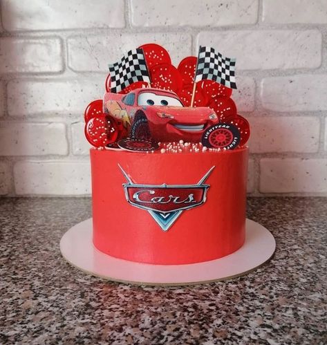 Disney Cars Theme Cake, Pastel Rayo Mcqueen, Cars Theme Birthday Cake, Lighting Mcqueen Cake, Mcqueen Car Cake, Cars Cake Topper, Birthday Lighting, Lightning Mcqueen Birthday Cake, Lightning Mcqueen Party