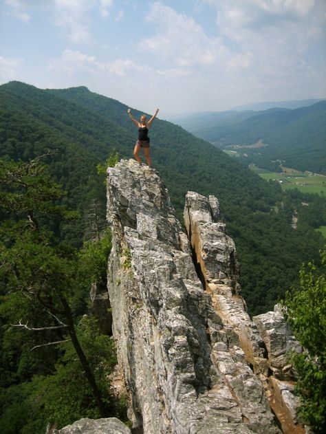 6) Seneca Rocks, located in Pendleton County, WV. Places To Visit In Virginia, West Virginia Vacation, Seneca Rocks, West Virginia Mountains, West Virginia Travel, Virginia Mountains, Virginia Vacation, Underground Caves, New River Gorge